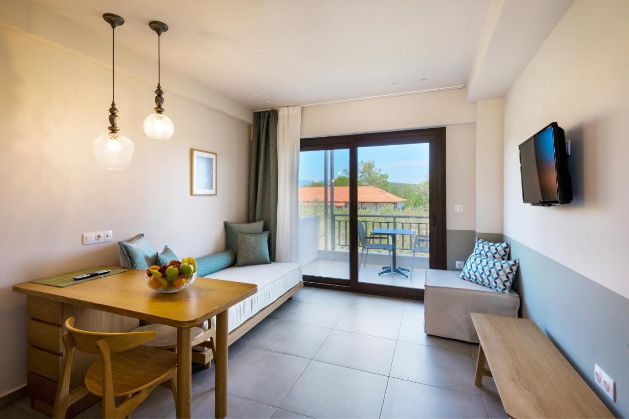 Dionysus Apartments & Suites Ierissos Eksteriør billede