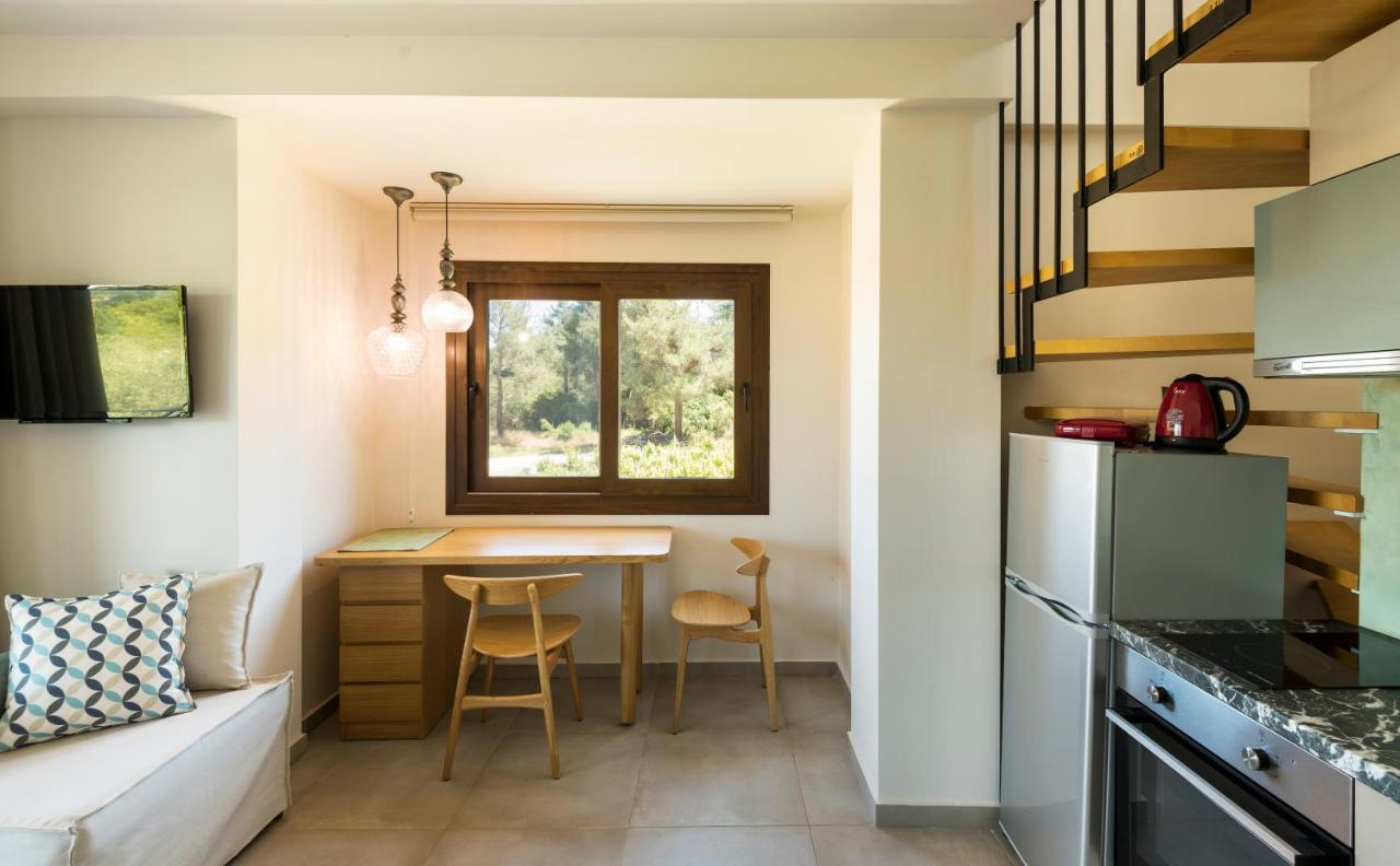 Dionysus Apartments & Suites Ierissos Eksteriør billede