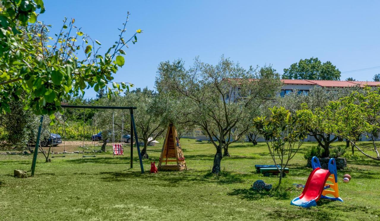 Dionysus Apartments & Suites Ierissos Eksteriør billede