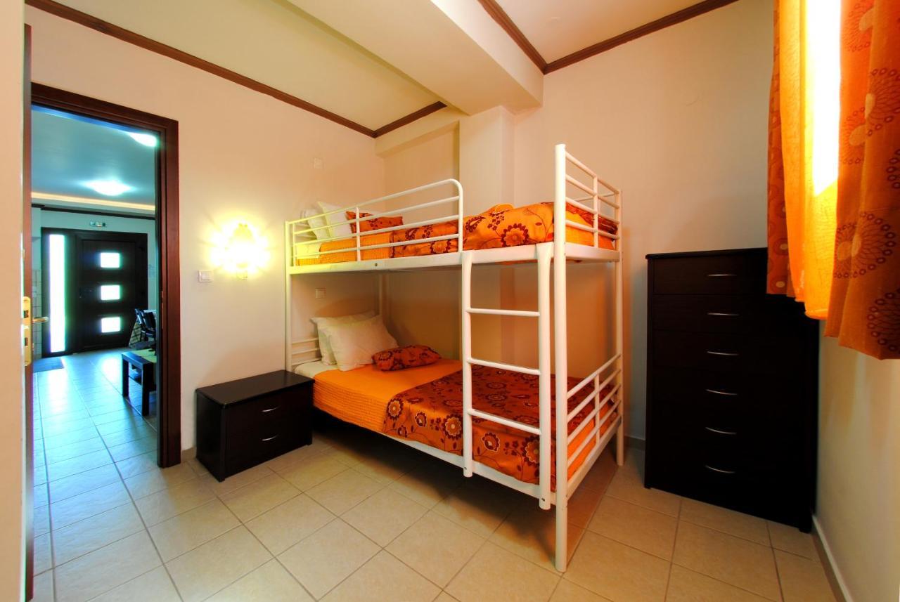 Dionysus Apartments & Suites Ierissos Værelse billede