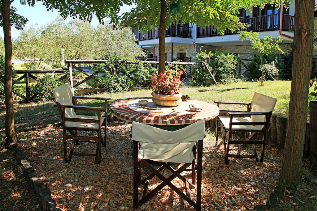 Dionysus Apartments & Suites Ierissos Eksteriør billede